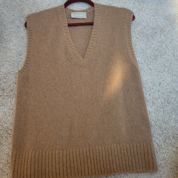 Everlane Alpaca V-Neck Vest - Picture 2 of 3